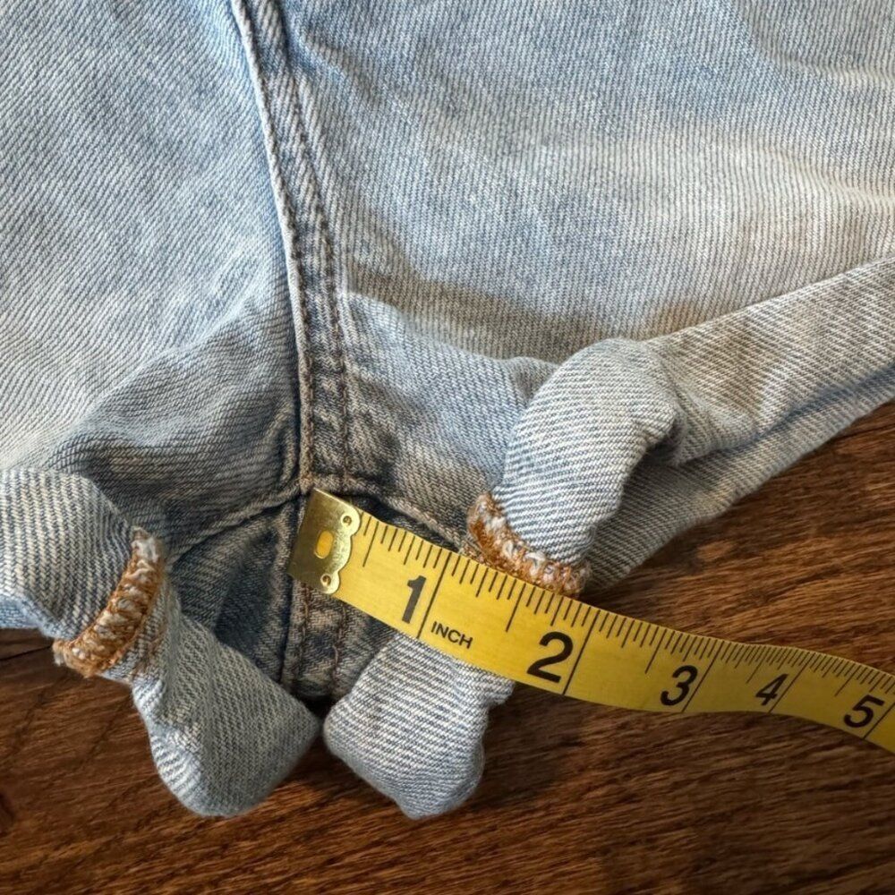 Alice and Olivia Maggie Mr Vintage Cuffed‎ Shorts 27 4 Light Wash S Denim Jean - Picture 7 of 10